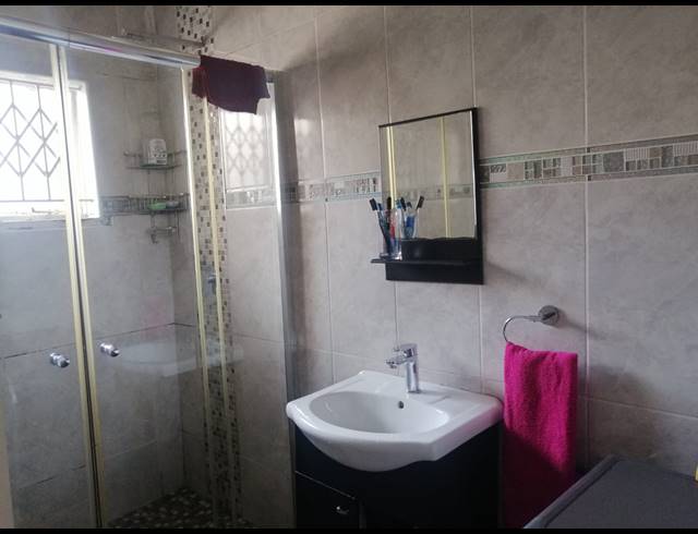2 BEDROOM FLAT FOR SALE IN MORNINGSIDE